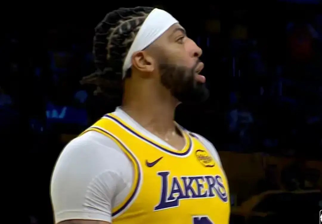 关于浓眉哥连续十二场比赛得分超过险胜，篮网不断突破！的信息